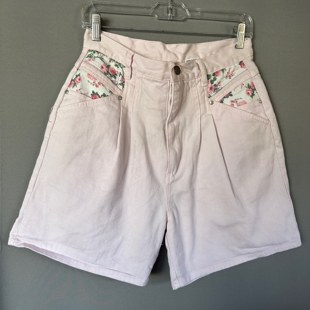 Vintage Bill Blass Pink High Waist Women's Shorts with Floral Detail